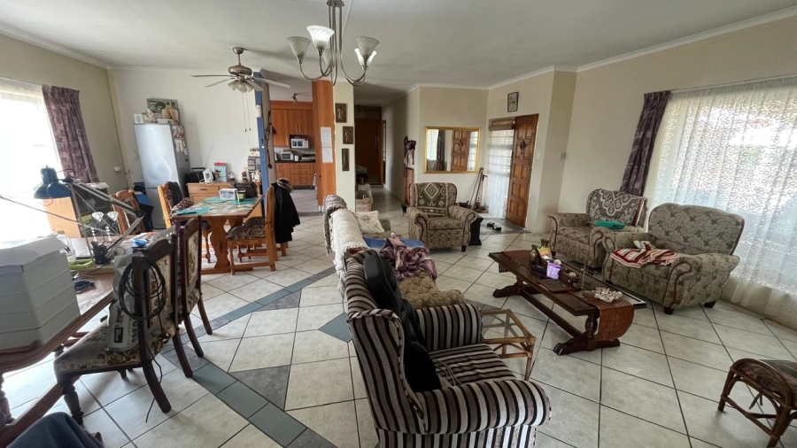 5 Bedroom Property for Sale in Wavecrest Eastern Cape
